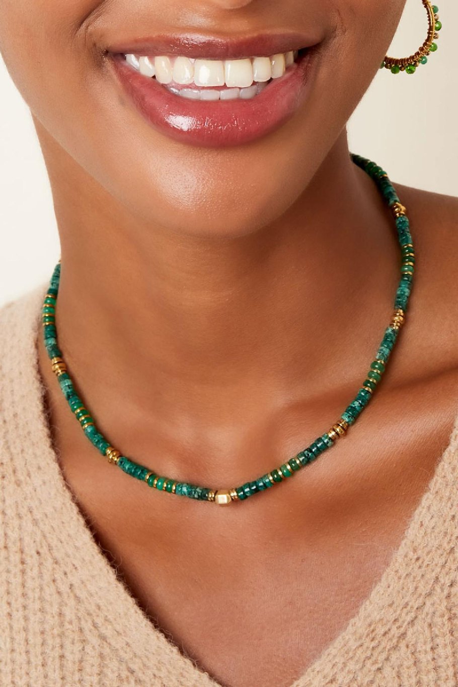 necklace with small colored stones green &amp;  Picture3